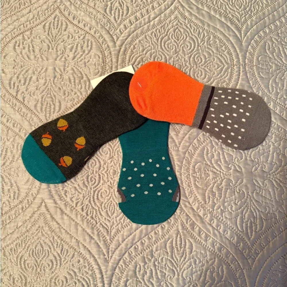 NWT XHILARATION. Sock/liners 3 pair.